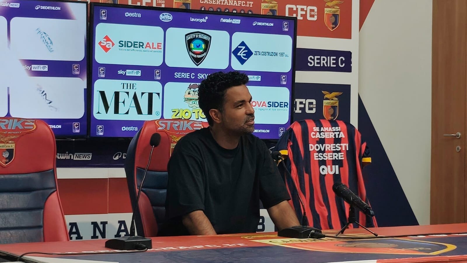 Casertana, arriva la decisione per la panchina rossoblù: tutti gli aggiornamenti